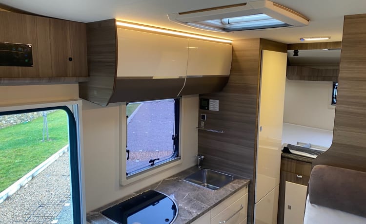 Rimor Evo 5 – Rimor Evo 5, 6 Berth Motorhome With Garage