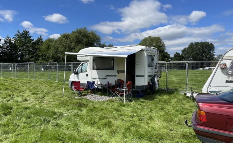 Polly – 5 berth Peugeot alcove from 1999