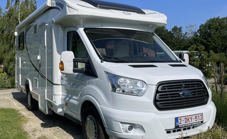 Mobilhome voor 4 personen – 4p Ford semi-integrated uit 2020