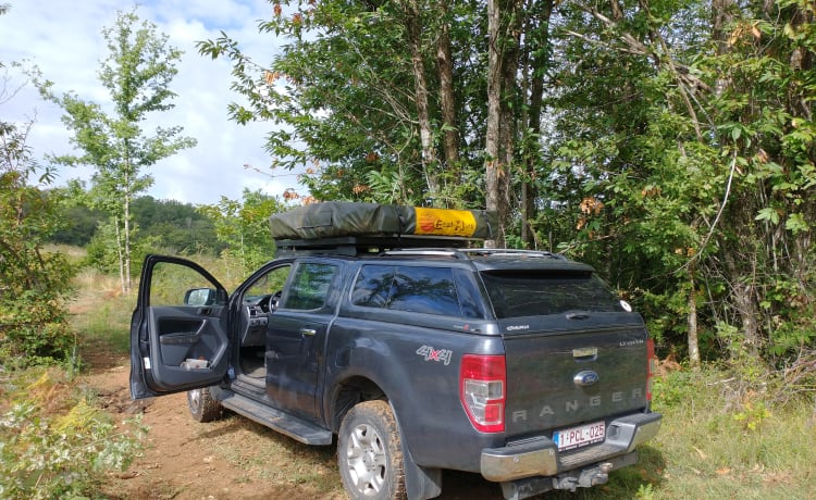 Ford Ranger met daktent voor 3 tot 4 personen