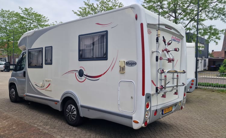 Luxe/comfortabele Challenger Mageo uit 2011