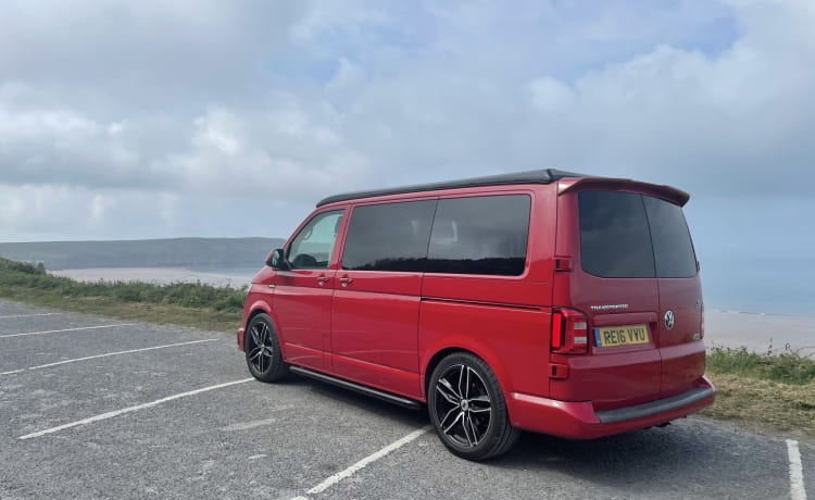 Cherry – Automatic VW T6 4 Berth Campervan with Poptop & Heater 