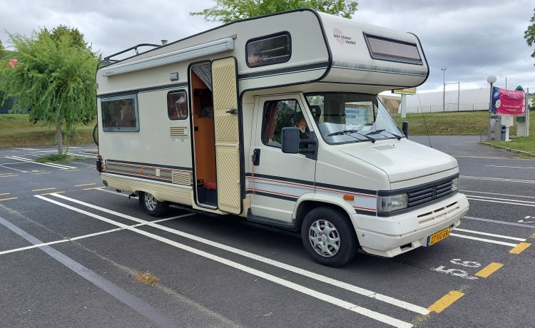 Opa camper – 5p Peugeot alkoof uit 1993