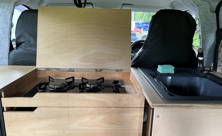 Vera – 4 berth Mercedes-Benz campervan from 2017