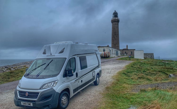 Campez avec style Le camping-car écossais est un camping-car de luxe à 4 couchettes