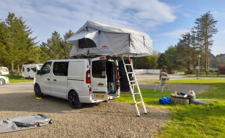 6 seater camping van 6 berth  rooftop camping van