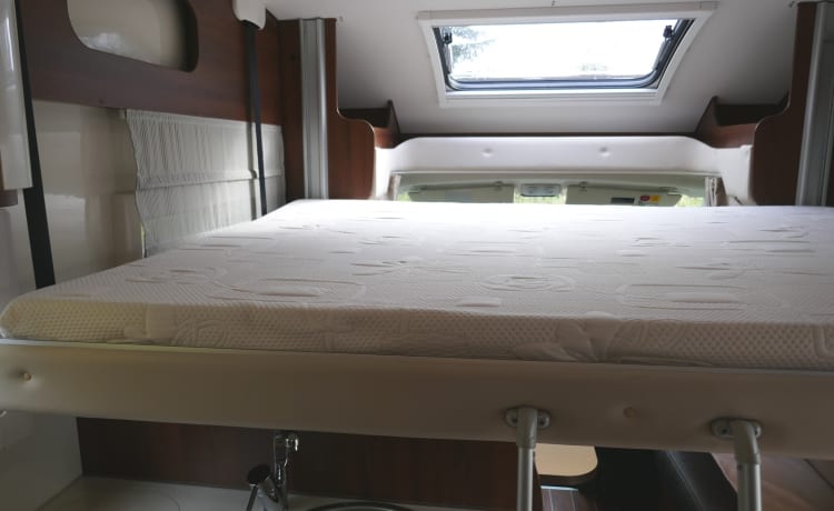 Schöner MC Louis Sovereign 60G Camper für 2 bis 5 Personen