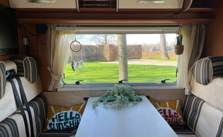 Willem – Nice and complete 6 person camper