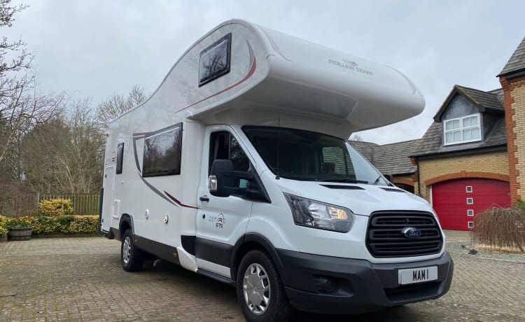 Frankie –  Frankie 6 berth Roller Team 