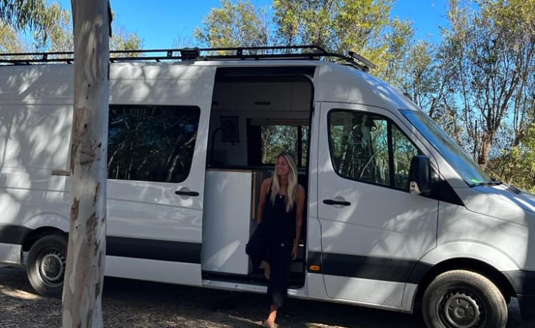 Bus de camping-car spacieux et branché !