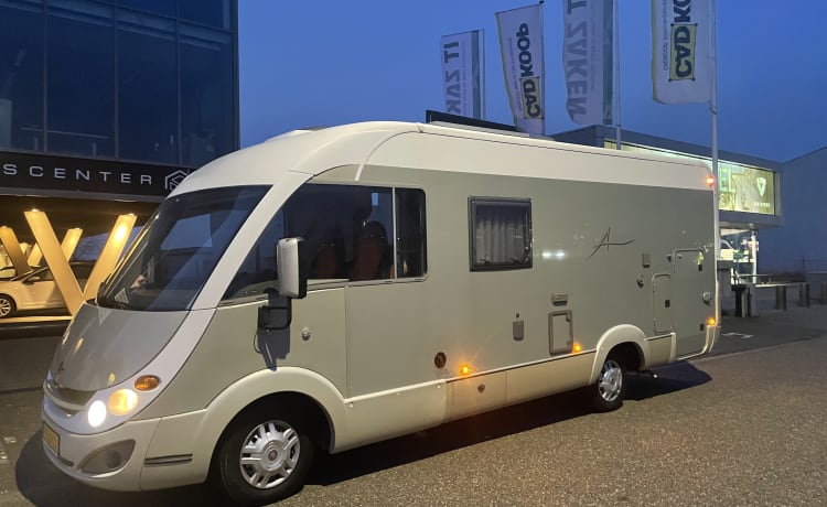 Ruime Luxe Camper 4/5p | pk's 170 |dwarsbed & hefbed|complete  inventaris 