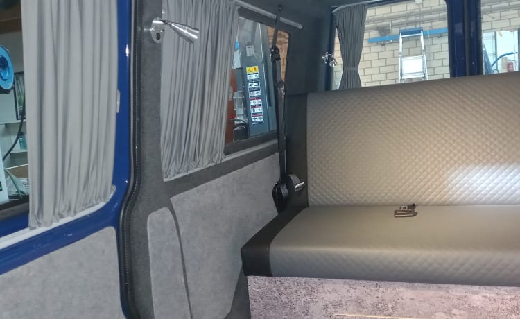 Harry – Camper autobus Volkswagen SUNLINER XL LUSSO da 5 posti, costruito nel 2023!