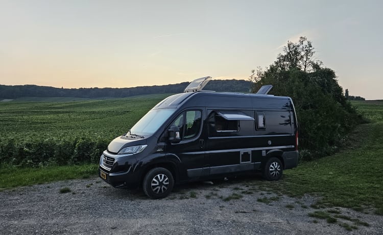 Black Rhino – Compact (5m41) Hobby K55, Automatique 150cv Fiat Ducato, avec tout le luxe