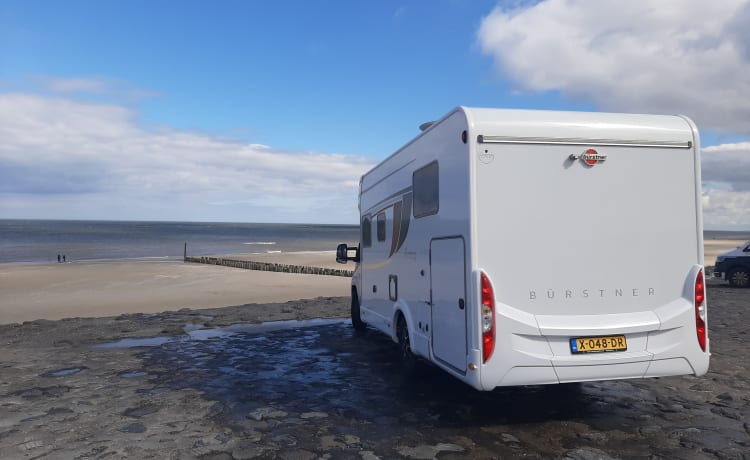 Campi – Luxe 2p Bürstner Lyseo Harmony Line camper, half-integraal uit 2019