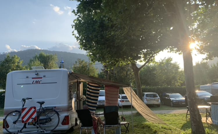 3 persone LMC semintegrale del 2001 per una splendida vacanza