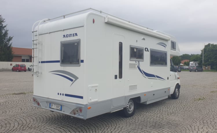 Jesse – Mercedes Adria 690