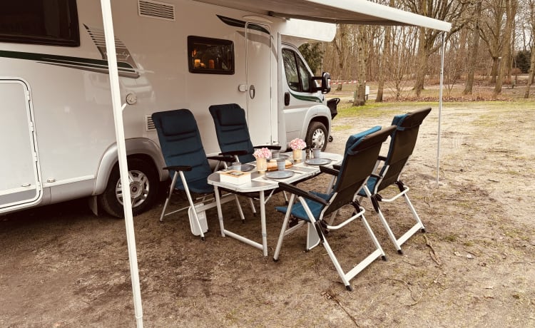 LMC Family Alcove Camper 6 persone