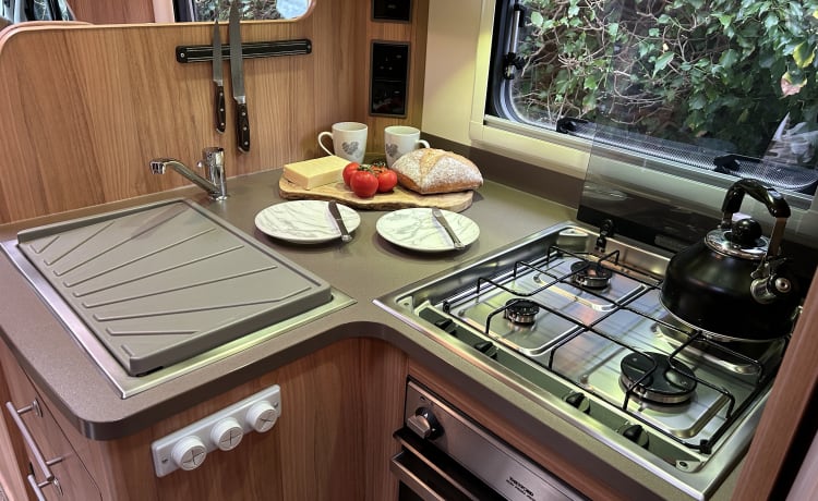 Matilda – Beautiful 4 berth 4 belt Bailey Approach 745 SE 