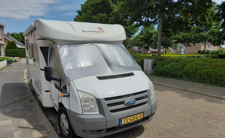 A partire camper ... La vostra vacanza è iniziata in una bellissima luce del sole T65