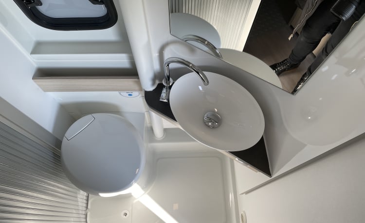 Adria Twin 640 SGX Plus A AUTOMATIQUE