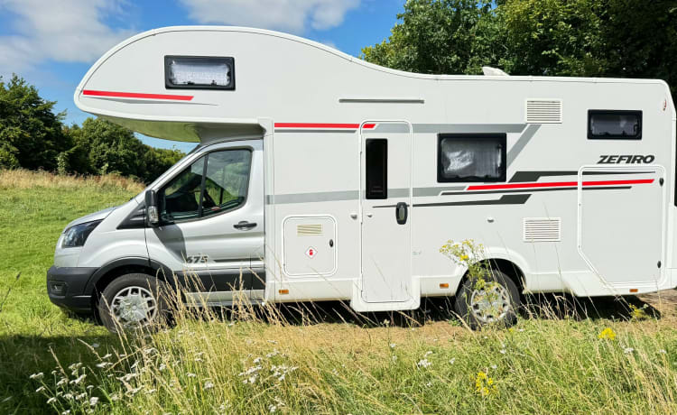 Vera – (Mooie moderne en comfortabele camper!)