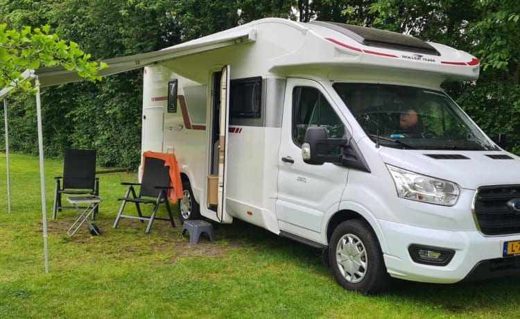 Camper Bolletje – Luxe 4p Roller Team semi-intégré à partir de 2020