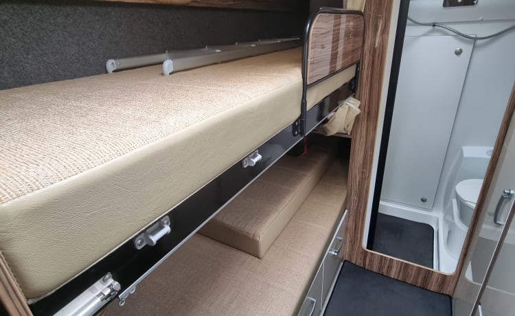 Jill – Stunning 4 berth family van. Fixed bunks!