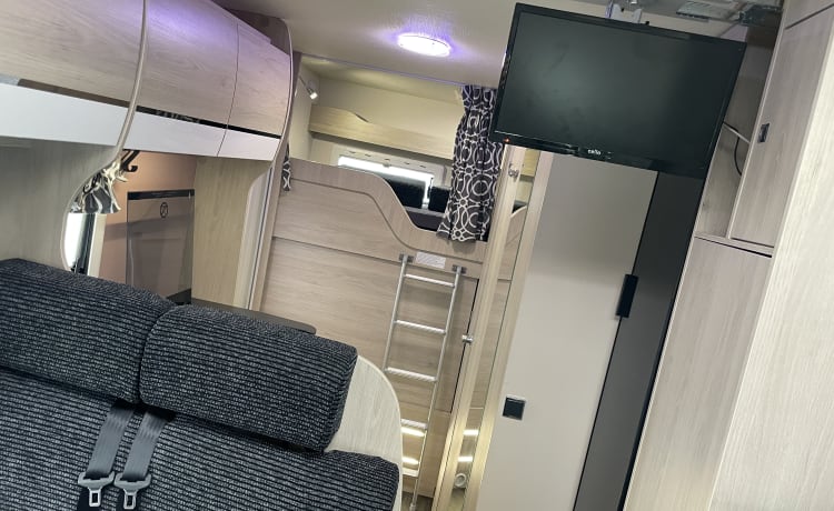 Cara – Camping-car de luxe Chausson 7 naissance