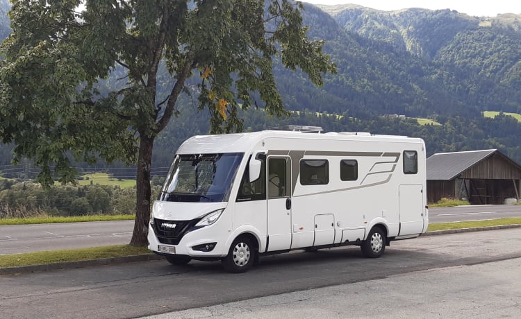 Comfortabele Hymer 680 BMC Integraal (2023).