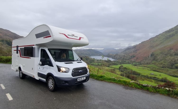 Max – 'Relax in Max' - Modern, Fully Equipped, 6-Berth Motorhome. 