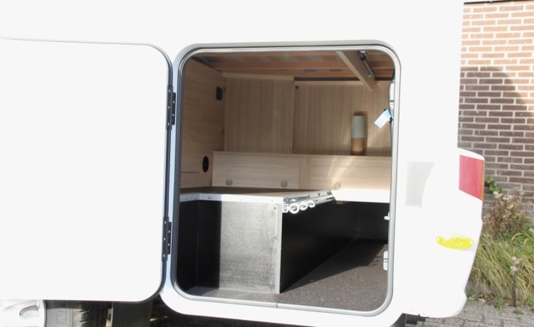 1/2/25 – Compact and luxurious 2-person camper with fixed bed in the back!