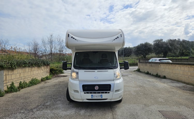 Giotto – Camper Giottiline  Ilusion mansardato 6 posti 