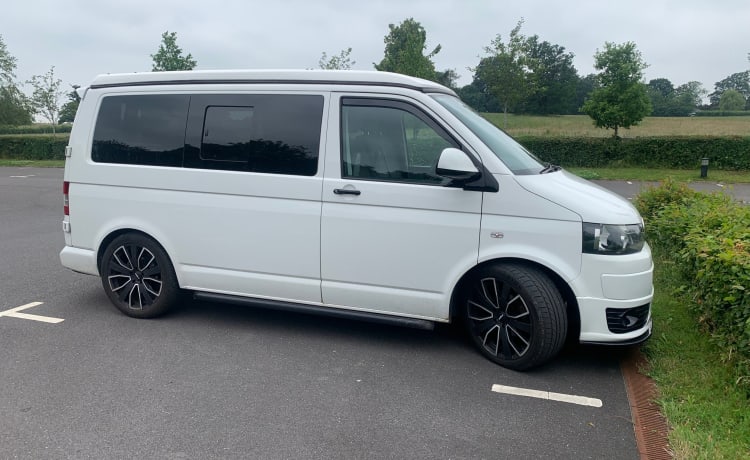 VW T5 Wohnmobil 4 Kojen/6 Sitze