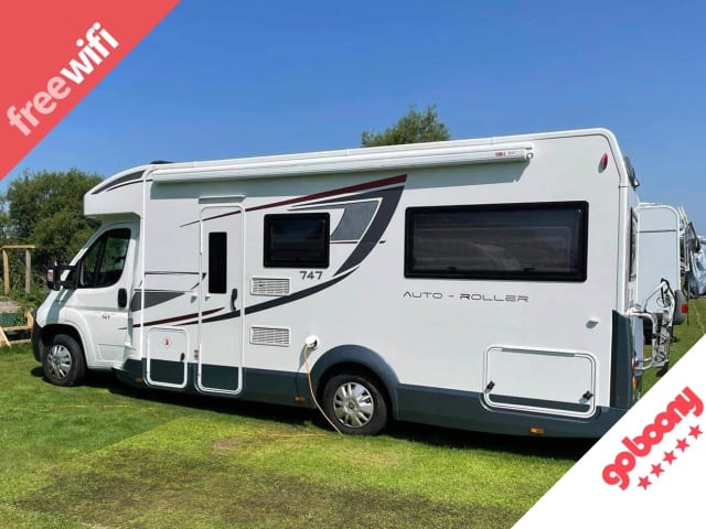 VIP 6 berth & 6 seatbelts – WiFi ✅ 2 TV's ✅ Pets ✅ Bikes ✅ Awning ✅ EU Travel ✅