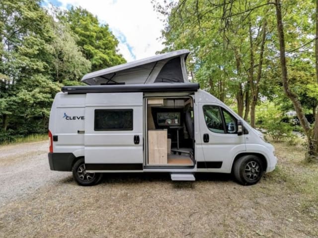 Willy – 4p Citroën bus uit 2024