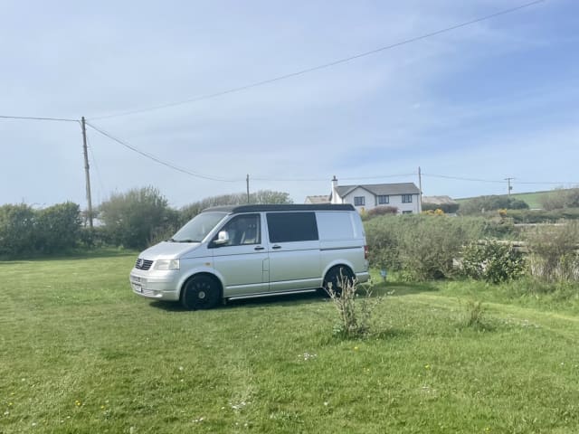 Betsy – VW Transporter 4 Berth Campervan 