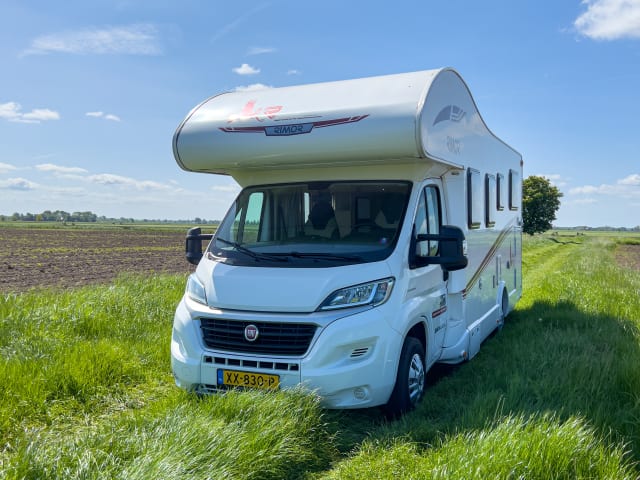 De Alkoof – Super camper with 5 fixed beds! (2018)