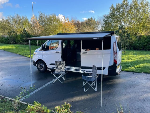 Ruby – 4-persoons Ford campervan uit 2018