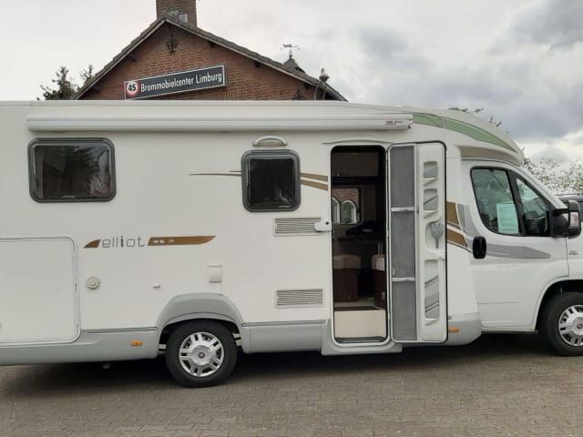 ci elliot 85p – Camper met 2 enkel Bedden en Airco op de motor en kilometer vrij