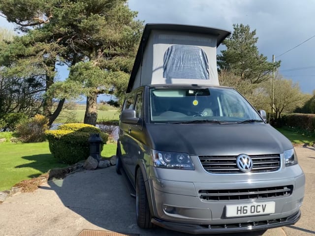 The Black Pearl – Cooler VW T5 Camper Van