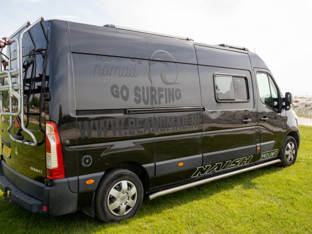 Charlie – Camberbus off the grid Renault Master 2016