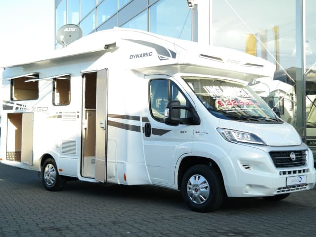 C-Type – Modern motorhome model 2-4 pers. motorhome with 200 free extras