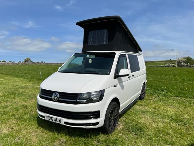 Carrie – 4-Berth Volkswagen Campervan from 2016