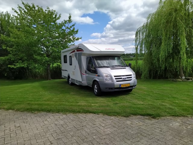 2011 3p Ford Challenger teilintegriert