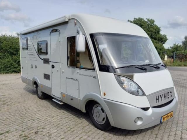 Tuppie – 4p Hymer Intégral de 2009