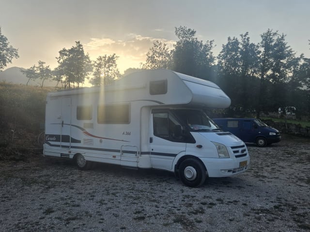 Hymer Carado A366 – Lovely spacious family camper! 