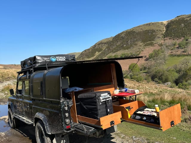 2p Land Rover rooftop from 2001