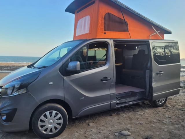 4 berth Vauxhall Vivaro Campervan