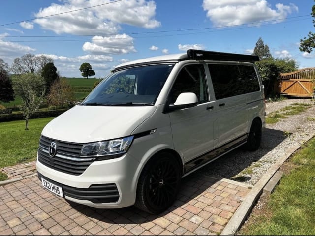 Vera – Volkswagen Transporter mit 4 Schlafplätzen