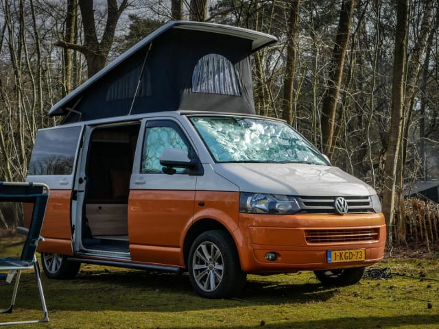 Charlie – 4p Volkswagen Buscamper uit 2013 AUTOMAAT